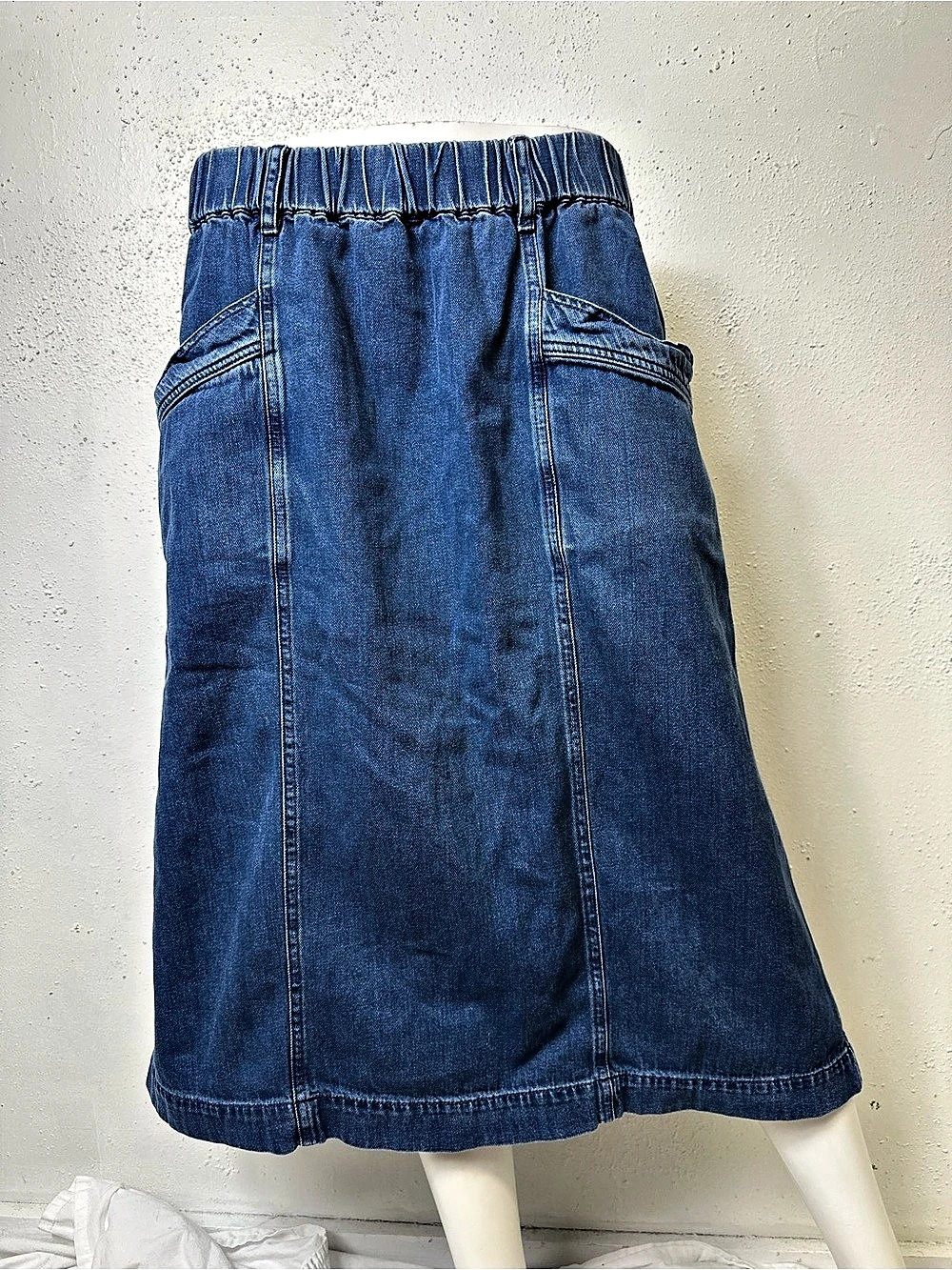 VINTAGE ST JOHN BRAND PL JEAN SKIRT